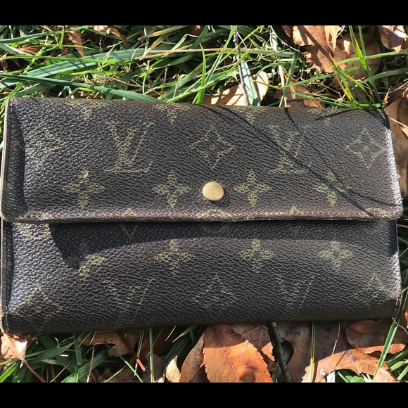 Louis Vuitton Handbags - 🥀Authentic Louis Vuitton Monogram Wallet